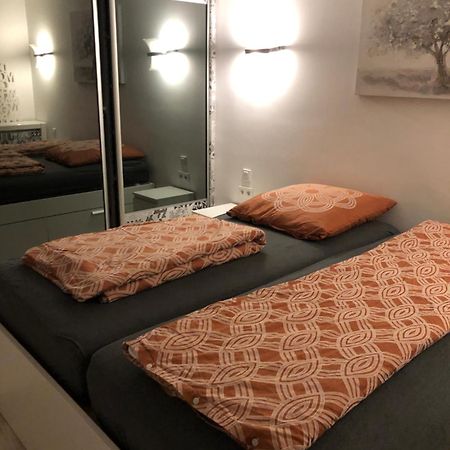 Wunderschoenes 2 Zimmer Apartment Zentrum Goldstadt Пфорцхайм Экстерьер фото